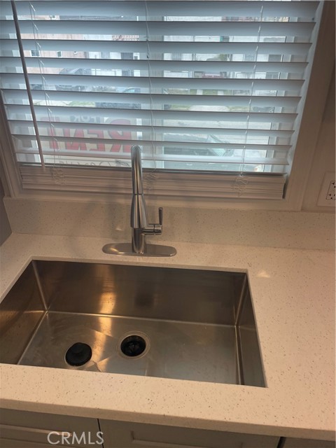 Detail Gallery Image 3 of 15 For 310 E 81st, Los Angeles,  CA 90003 - 1 Beds | 1 Baths