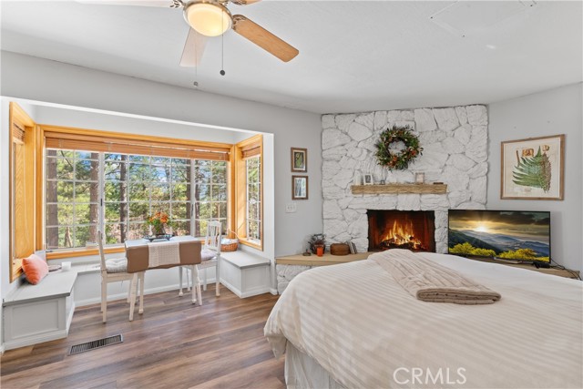 Detail Gallery Image 9 of 49 For 27847 St Bernard Ln, Lake Arrowhead,  CA 92352 - 3 Beds | 3 Baths