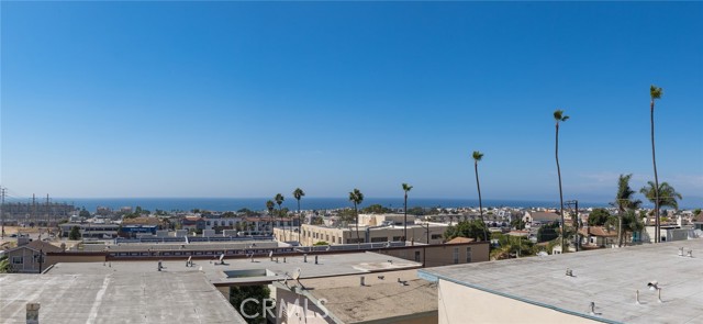 960 1st Street, Hermosa Beach, California 90254, 2 Bedrooms Bedrooms, ,2 BathroomsBathrooms,Residential,Sold,1st,SB22210479