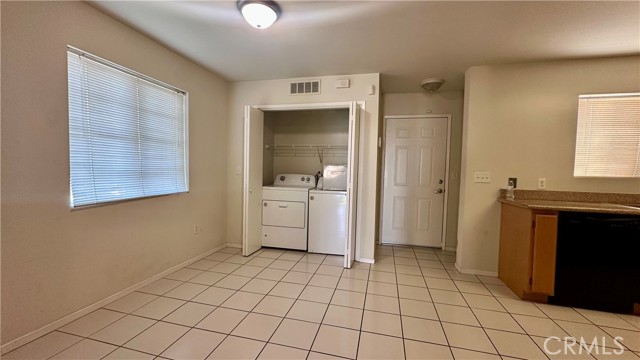 600 Hosking Avenue, Bakersfield CA: https://media.crmls.org/medias/55e724c9-2ebc-4e85-be7b-82a0cf270221.jpg