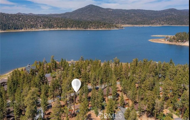 Detail Gallery Image 4 of 15 For 39197 Waterview Dr, Big Bear Lake,  CA 92315 - 3 Beds | 2 Baths
