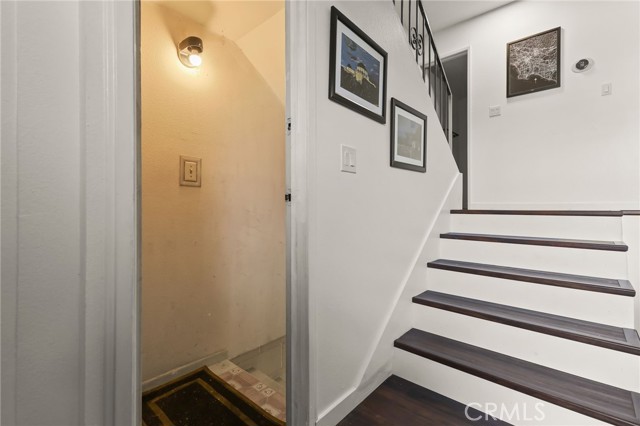 Detail Gallery Image 13 of 38 For 13243 Vanowen #2,  North Hollywood,  CA 91605 - 2 Beds | 3 Baths