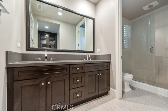 Detail Gallery Image 4 of 22 For 117 Frontier, Irvine,  CA 92620 - 4 Beds | 4/1 Baths