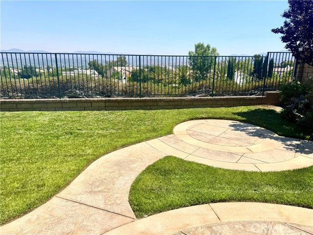 26480 Valley Oak Lane, Valencia CA: https://media.crmls.org/medias/55e97e87-988a-4a8a-b98e-3dab24005e84.jpg