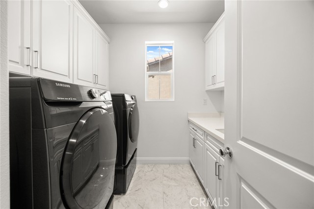 10095 Goldenrod Ct., Rancho Cucamonga CA: https://media.crmls.org/medias/55e99c52-84be-43e7-8cae-9c3c7c84912b.jpg