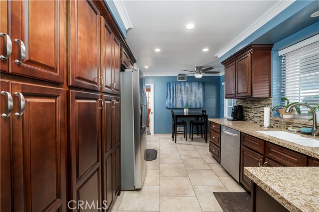 Detail Gallery Image 9 of 22 For 125 S Armel, Covina,  CA 91722 - 4 Beds | 2/1 Baths