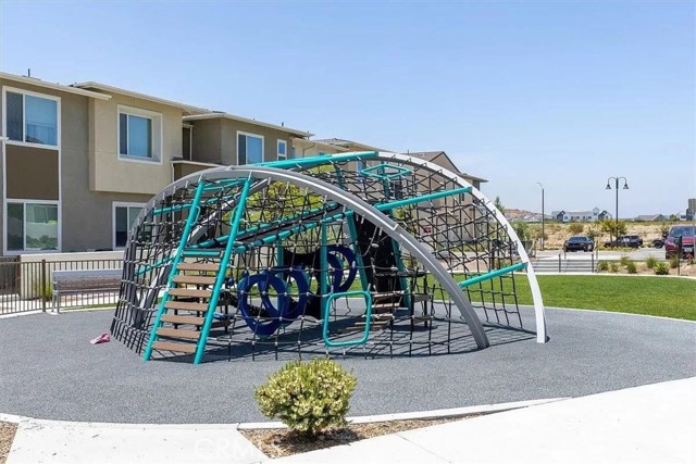 2106 Bluestone Circle, Chula Vista, California 91913, 3 Bedrooms Bedrooms, ,3 BathroomsBathrooms,Residential,For Sale,Bluestone Circle,PW24120519