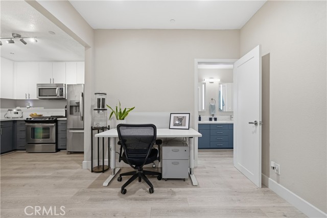 Detail Gallery Image 8 of 28 For 626 Lake #38,  Huntington Beach,  CA 92648 - 1 Beds | 1 Baths