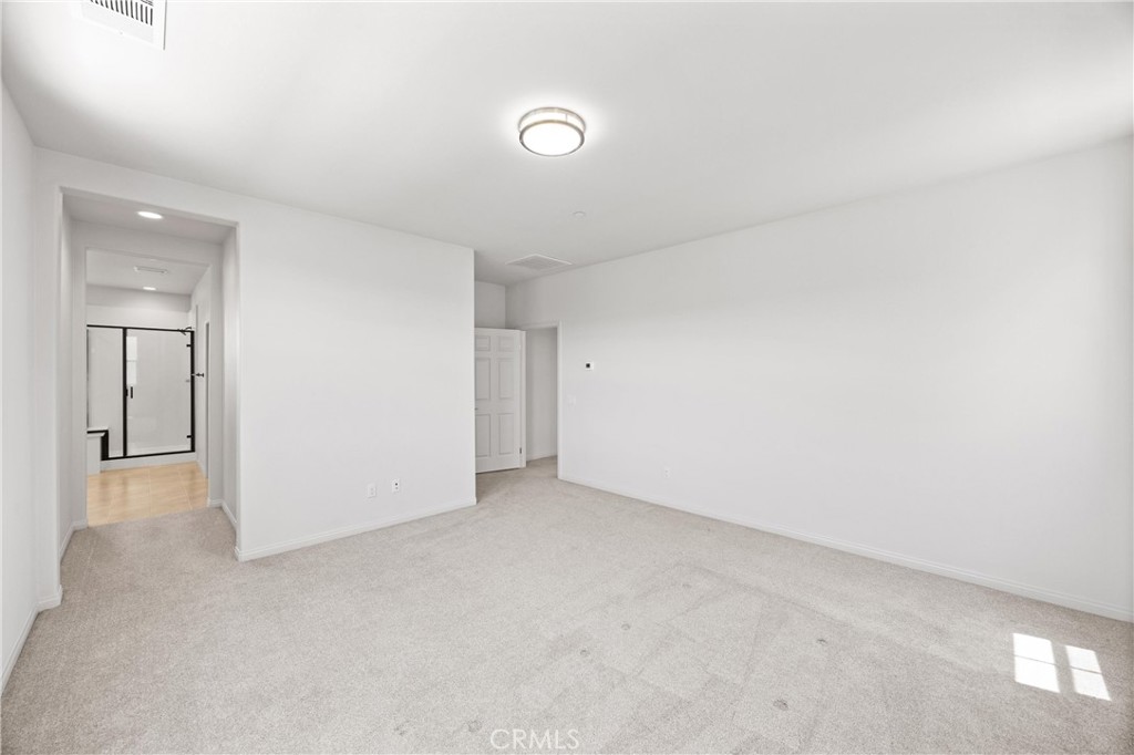 https://media.crmls.org/medias/55eb176c-8edc-4f19-a6c0-fd80e43c7687.jpg?preset=X-Large