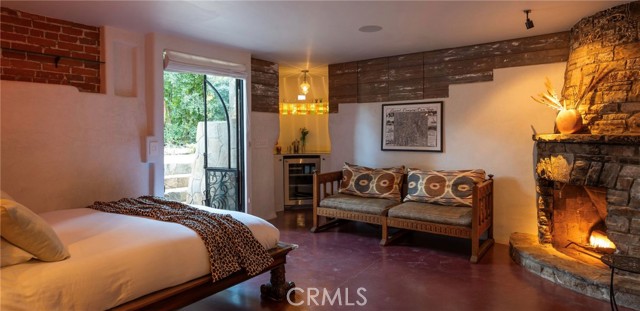 Detail Gallery Image 10 of 18 For 8978 Wonderland Ave, Los Angeles,  CA 90046 - 3 Beds | 2/1 Baths