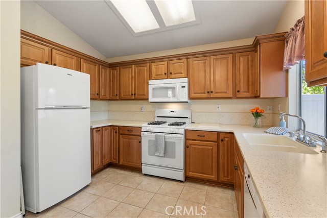23998 Via Astuto, Murrieta CA: https://media.crmls.org/medias/55ec0fae-0e1a-435c-8437-b0ea3736a37a.jpg