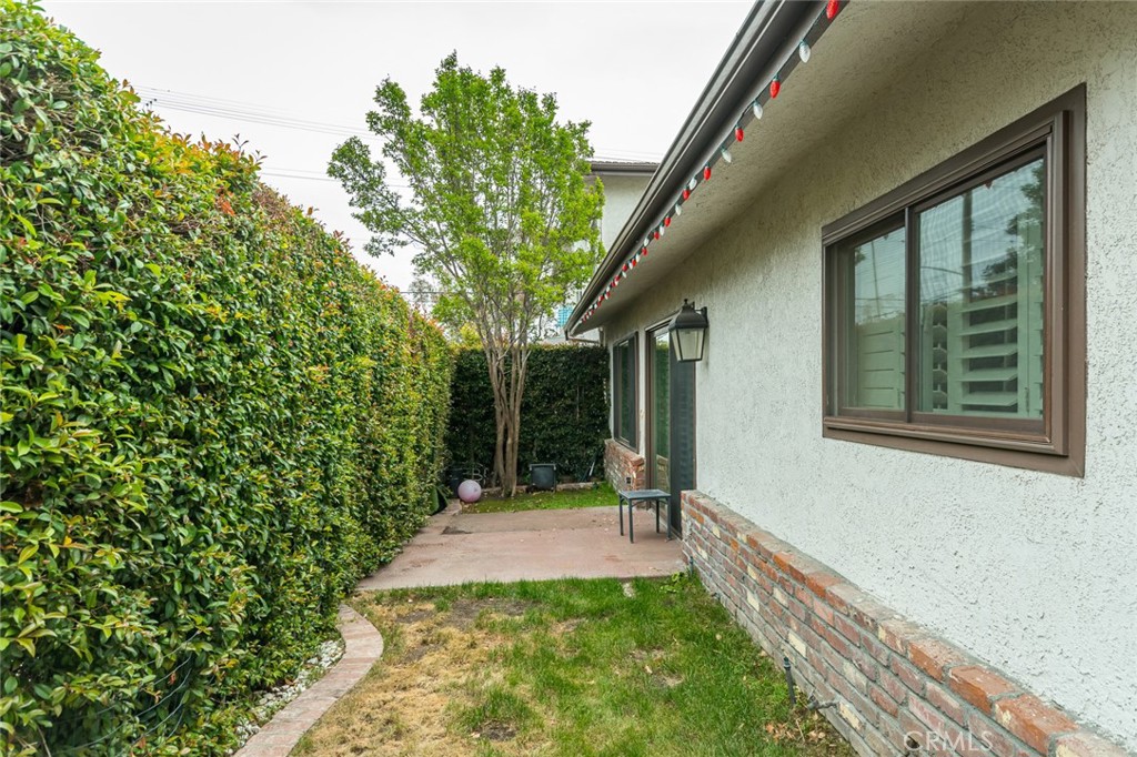 303 S Kenneth RoadBurbank img 14