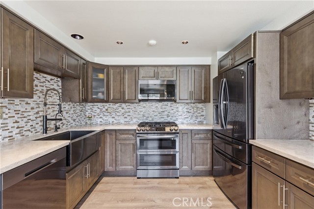 Image 3 of 33 For 14 Dry Creek