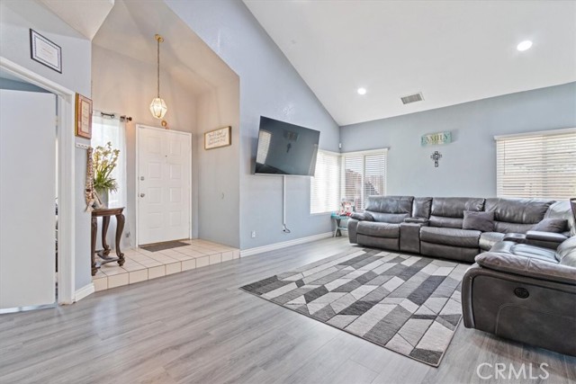 4023 Lexington Court, Palmdale CA: https://media.crmls.org/medias/55ed9d64-964f-4d65-8794-8af2f69334c6.jpg