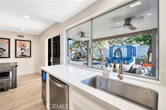 Detail Gallery Image 13 of 44 For 2809 Olive Ln, Santa Ana,  CA 92706 - 4 Beds | 2 Baths