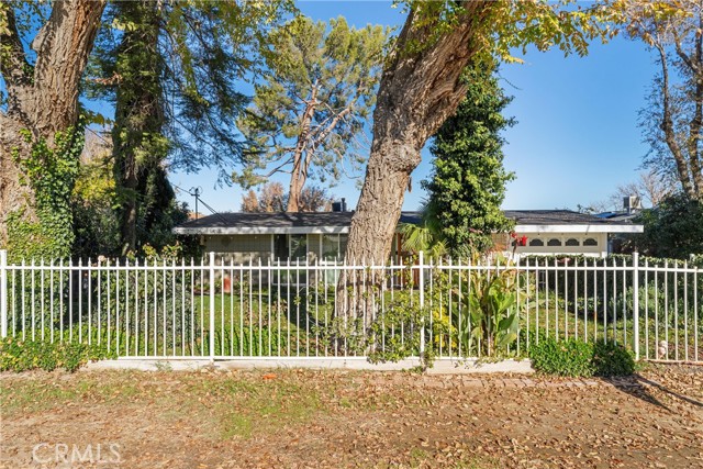 Detail Gallery Image 3 of 30 For 5121 W Avenue M4, Lancaster,  CA 93536 - 3 Beds | 1 Baths