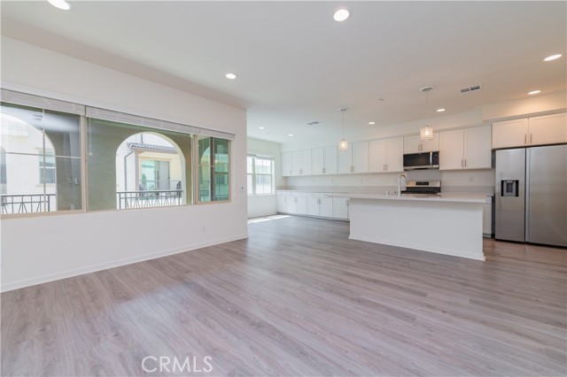 305 autumn sage, Lake Forest CA: https://media.crmls.org/medias/55f016a6-7808-43f0-af4e-decad8d1161b.jpg