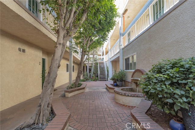 4807 Beck Avenue, Valley Village CA: https://media.crmls.org/medias/55f0bf2a-d77d-4783-8ece-0e52c3bacde5.jpg