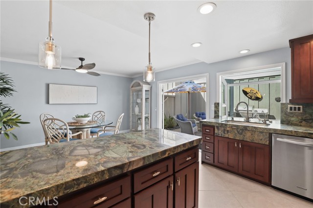 Detail Gallery Image 15 of 37 For 328 Regatta Way, Seal Beach,  CA 90740 - 3 Beds | 2/1 Baths