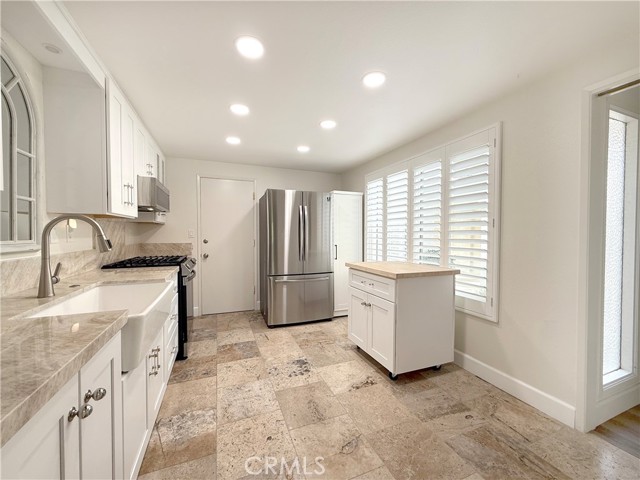 Detail Gallery Image 10 of 34 For 1232 Woodside Dr, Placentia,  CA 92870 - 2 Beds | 2 Baths