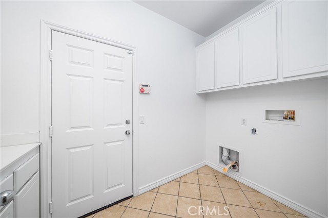 5662 Galasso Avenue, Fontana CA: https://media.crmls.org/medias/55f219d4-c1c0-48bd-b4d3-b286e4de2ba3.jpg