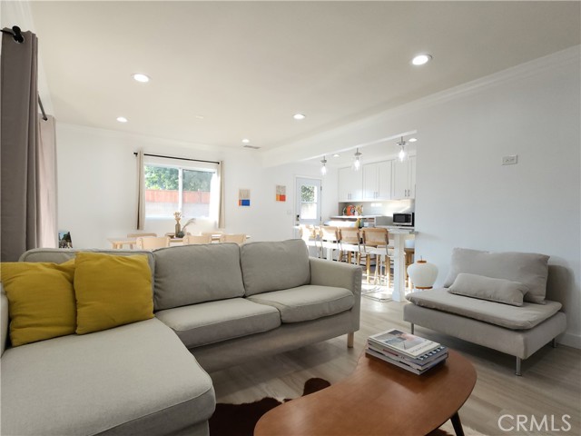 9272 Cerritos Avenue, Anaheim CA: https://media.crmls.org/medias/55f21e16-36f3-4b03-9084-7ccf4262e324.jpg