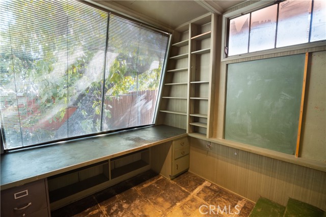 318 E Laurel Avenue, Sierra Madre CA: https://media.crmls.org/medias/55f235f4-1d4a-4ba3-bbcc-b02a075c52d1.jpg