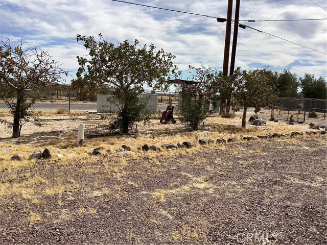 Detail Gallery Image 12 of 13 For 35946 Newberry Rd, Newberry Springs,  CA 92365 - 3 Beds | 2 Baths