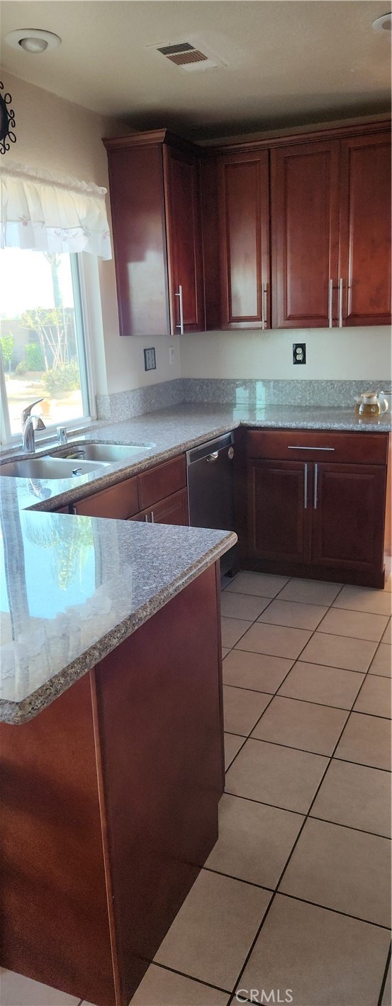 Detail Gallery Image 16 of 17 For 27539 Avenida Interno, Menifee,  CA 92585 - 5 Beds | 3 Baths