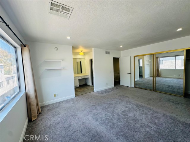 Detail Gallery Image 20 of 28 For 6238 1/2 Shoup Ave, Woodland Hills,  CA 91367 - 2 Beds | 2/1 Baths