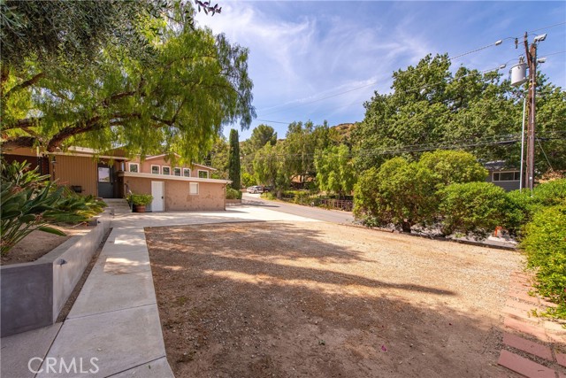 5893 Oak Knolls Road, Simi Valley CA: https://media.crmls.org/medias/55f42241-22ab-41ee-a06c-2a62c8bb1083.jpg
