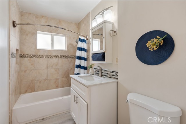 518 S Forest Avenue, Santa Ana CA: https://media.crmls.org/medias/55f45021-a5b0-4a20-938f-ea3f6d304dff.jpg