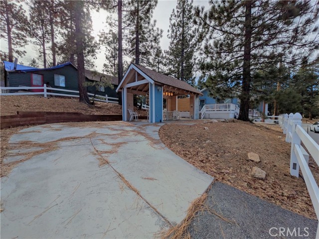 693 Knight Avenue, Big Bear Lake CA: https://media.crmls.org/medias/55f45579-4e51-4a9f-a77e-def9072769eb.jpg