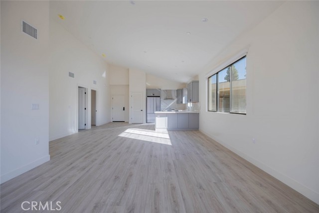 Detail Gallery Image 8 of 40 For 2608 Honolulu Ave #212,  Montrose,  CA 91020 - 2 Beds | 2 Baths
