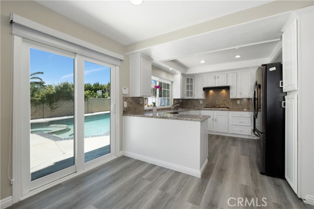 7 Hancock, Irvine CA: https://media.crmls.org/medias/55f4ae5c-cae0-41a6-976e-19efeabab700.jpg