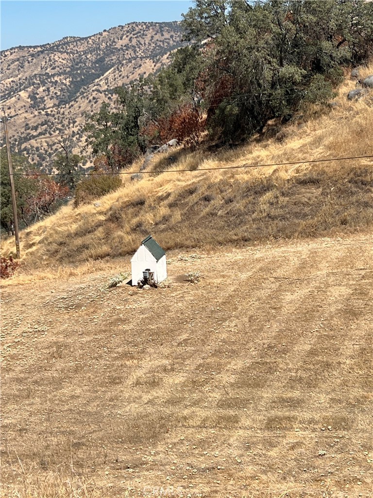 https://media.crmls.org/medias/55f4bd32-2ccb-48fb-9f42-bc10a7d8b361.jpg?preset=X-Large
