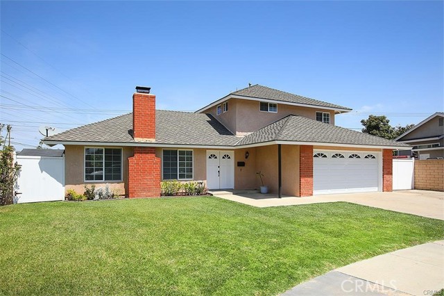 Detail Gallery Image 2 of 22 For 8685 El Costa Cir, Fountain Valley,  CA 92708 - 4 Beds | 2 Baths