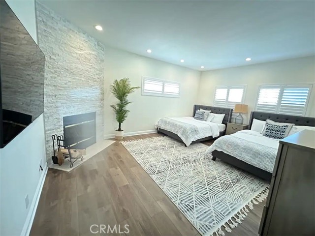 Detail Gallery Image 5 of 12 For 427 14th St, Huntington Beach,  CA 92648 - 3 Beds | 3/1 Baths