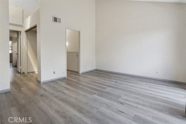 2220 E Chapman Avenue, Fullerton CA: https://media.crmls.org/medias/55f5bf2b-3c60-42fd-a72b-15b5ea73ab9e.jpg