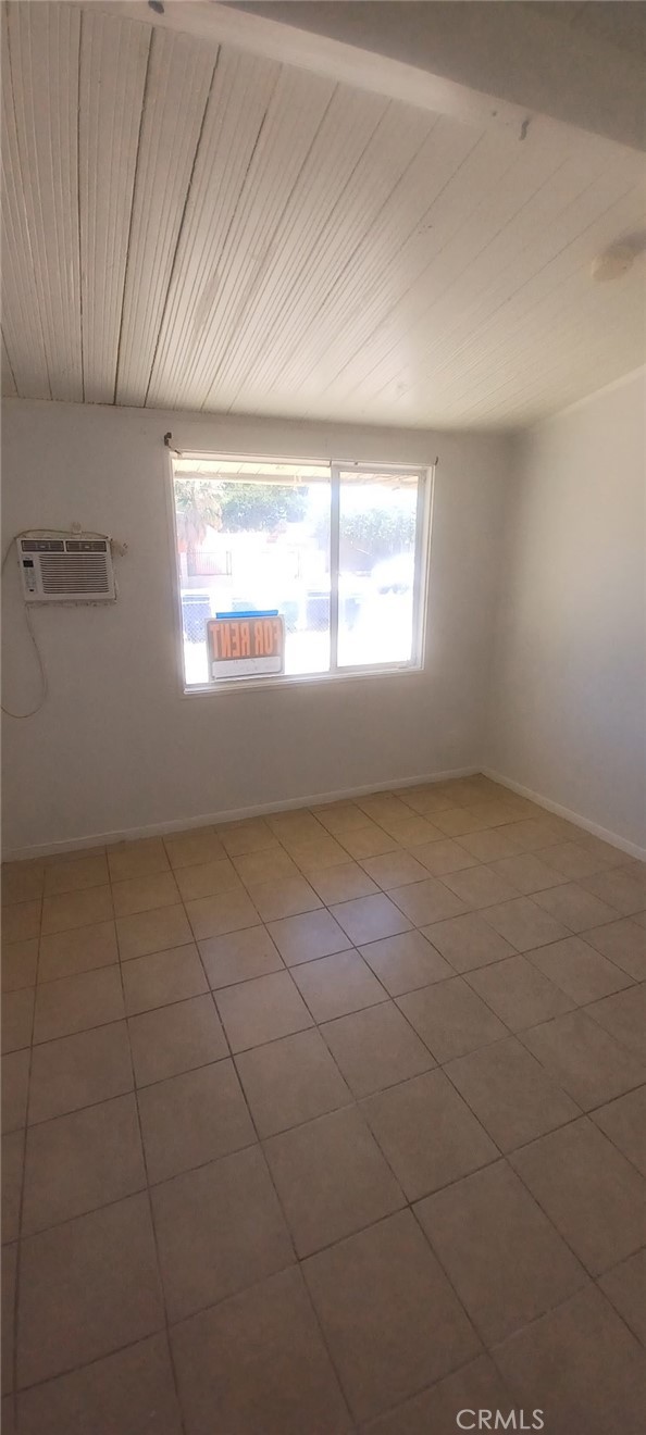 45541 Gadsden Avenue, Lancaster CA: https://media.crmls.org/medias/55f5ccb9-4785-45b7-8150-b291fdb7686d.jpg