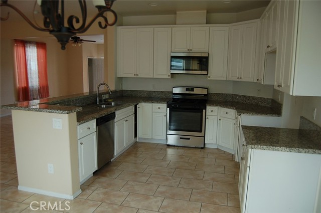 Detail Gallery Image 4 of 5 For 9280 Olive St #1,  Fontana,  CA 92335 - 3 Beds | 2 Baths