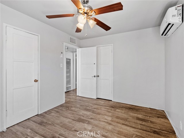 1040 Flora Street, Barstow CA: https://media.crmls.org/medias/55f67052-0af4-4040-aac8-db366a6d2970.jpg