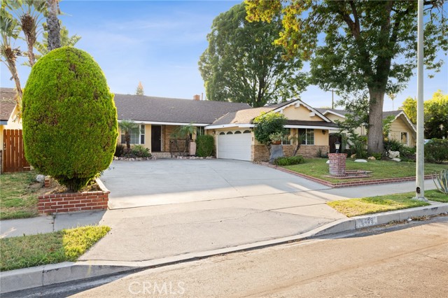 8419 Yolanda Avenue, Northridge CA: https://media.crmls.org/medias/55f7101e-7285-43bf-88c6-1c72d25e34eb.jpg
