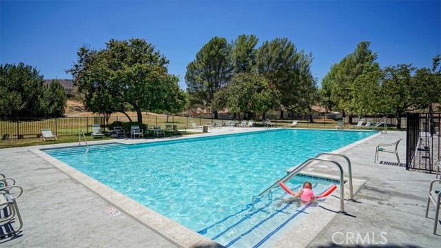 Detail Gallery Image 25 of 31 For 26379 Rainbow Glen Dr #261,  Newhall,  CA 91321 - 3 Beds | 2 Baths