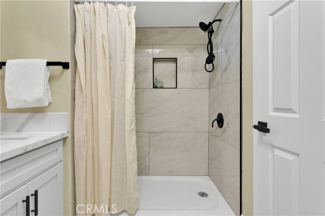 15130 Flathead Road, Apple Valley CA: https://media.crmls.org/medias/55f75098-0a7c-4979-9058-2cb3fee4f09e.jpg