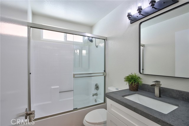 44605 Alighchi Way, Temecula CA: https://media.crmls.org/medias/55f790d5-2ff0-4566-a99e-12adab68f380.jpg