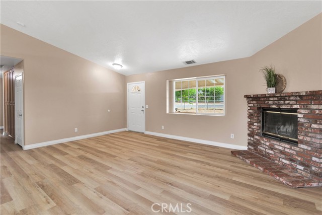 Detail Gallery Image 4 of 38 For 11389 Jacaranda Ave, Hesperia,  CA 92345 - 3 Beds | 2 Baths