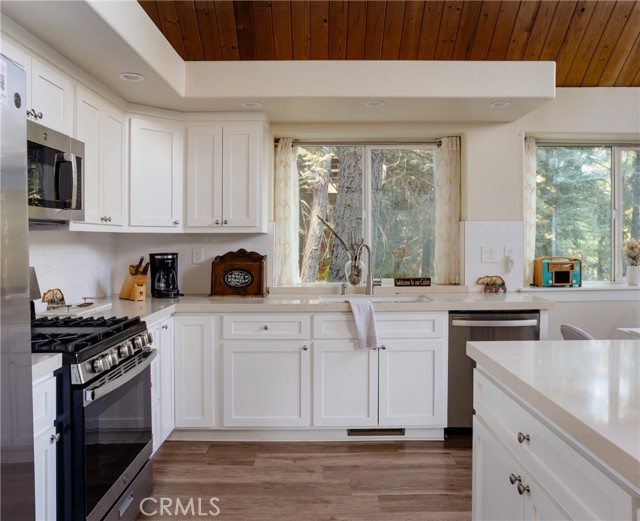 517 Brentwood, Lake Arrowhead, CA 92352