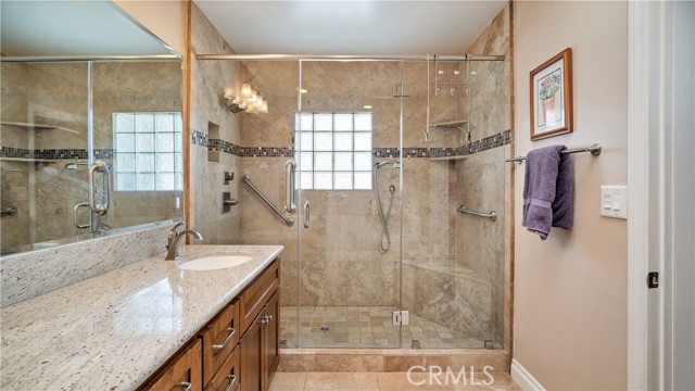 5215 E Monlaco Road, Long Beach CA: https://media.crmls.org/medias/55f81eec-1fe3-49e5-87f4-fbfed465e92f.jpg