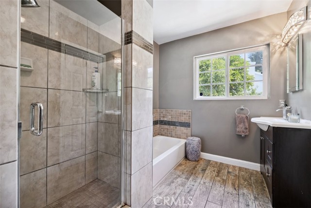 5800 Winnetka Avenue, Woodland Hills CA: https://media.crmls.org/medias/55f84466-ed94-41f7-b414-4ded7d9c4e98.jpg